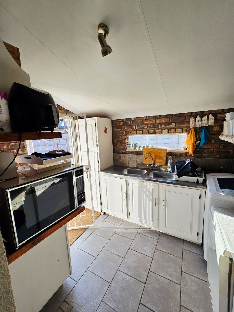  Bedroom Property for Sale in Flimieda North West